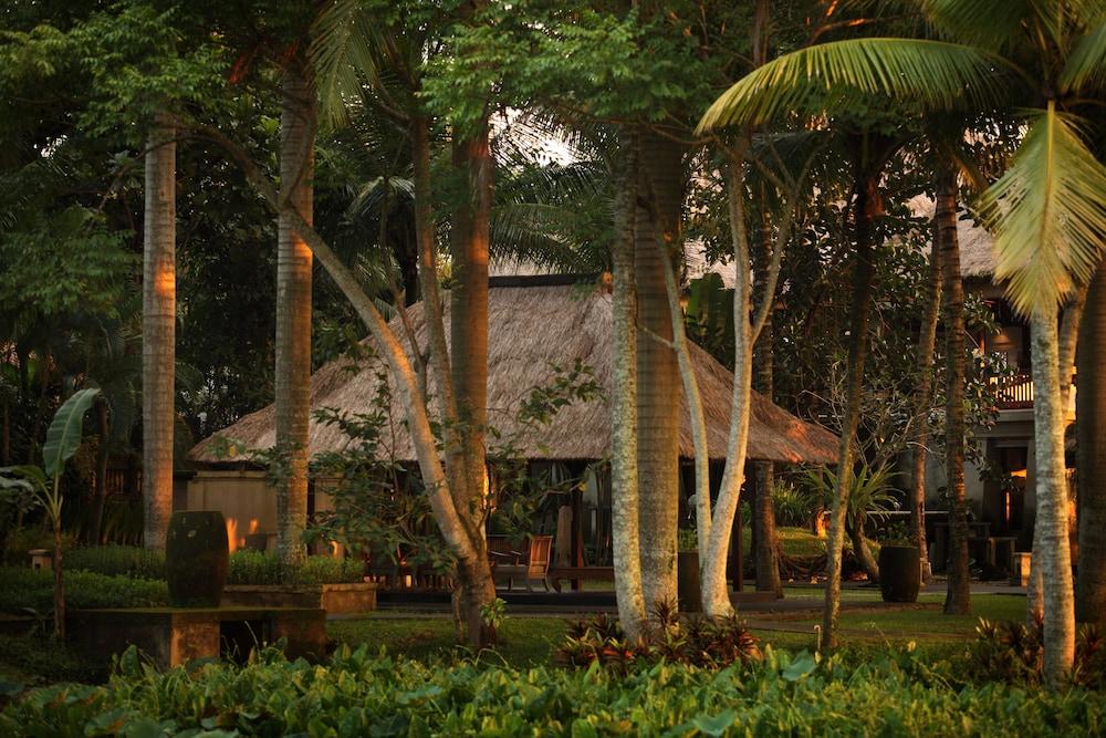 The Ubud Village Resort & Spa Exterior photo