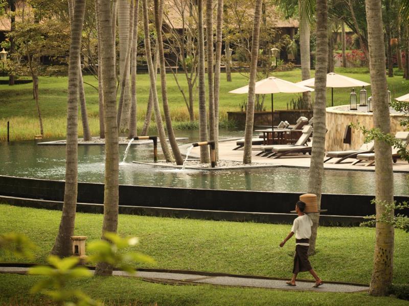 The Ubud Village Resort & Spa Exterior photo